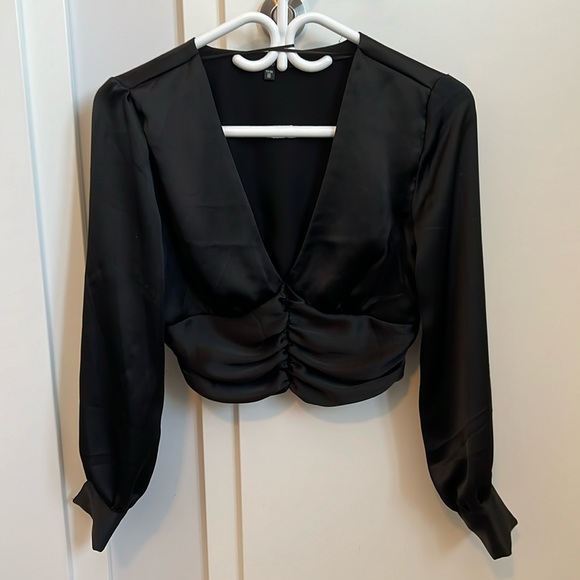 Dynamite Satin Cropped Black Long Sleeve Top (Size XS) - Picture 1 of 2